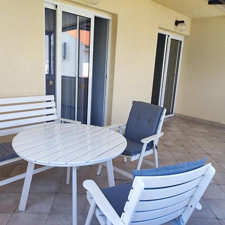 Apartments Kampor Damira 라브 외부 사진