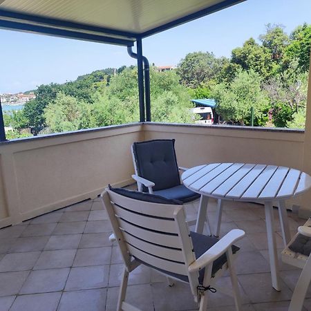 Apartments Kampor Damira 라브 외부 사진