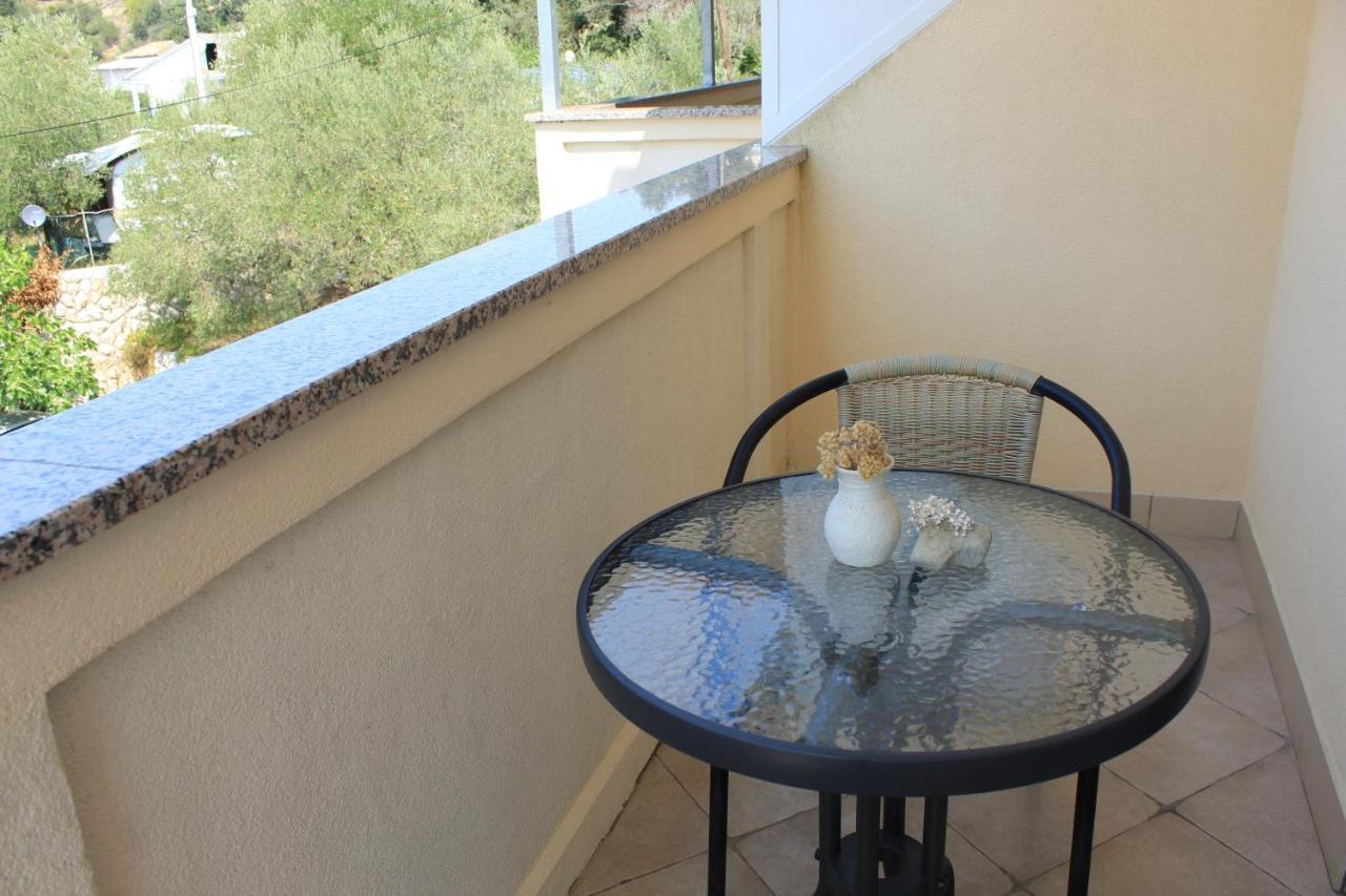 Apartments Kampor Damira 라브 외부 사진