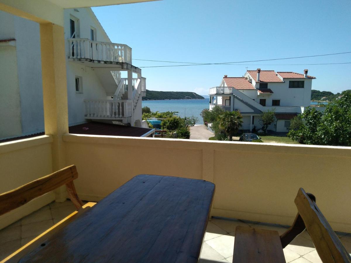 Apartments Kampor Damira 라브 외부 사진