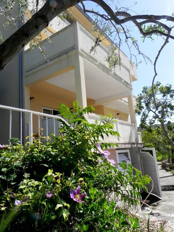 Apartments Kampor Damira 라브 외부 사진