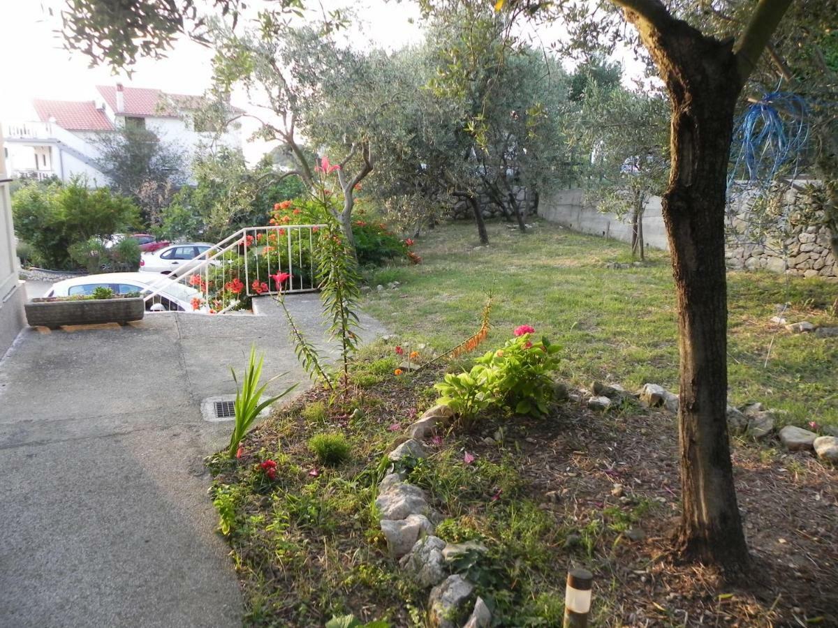 Apartments Kampor Damira 라브 외부 사진